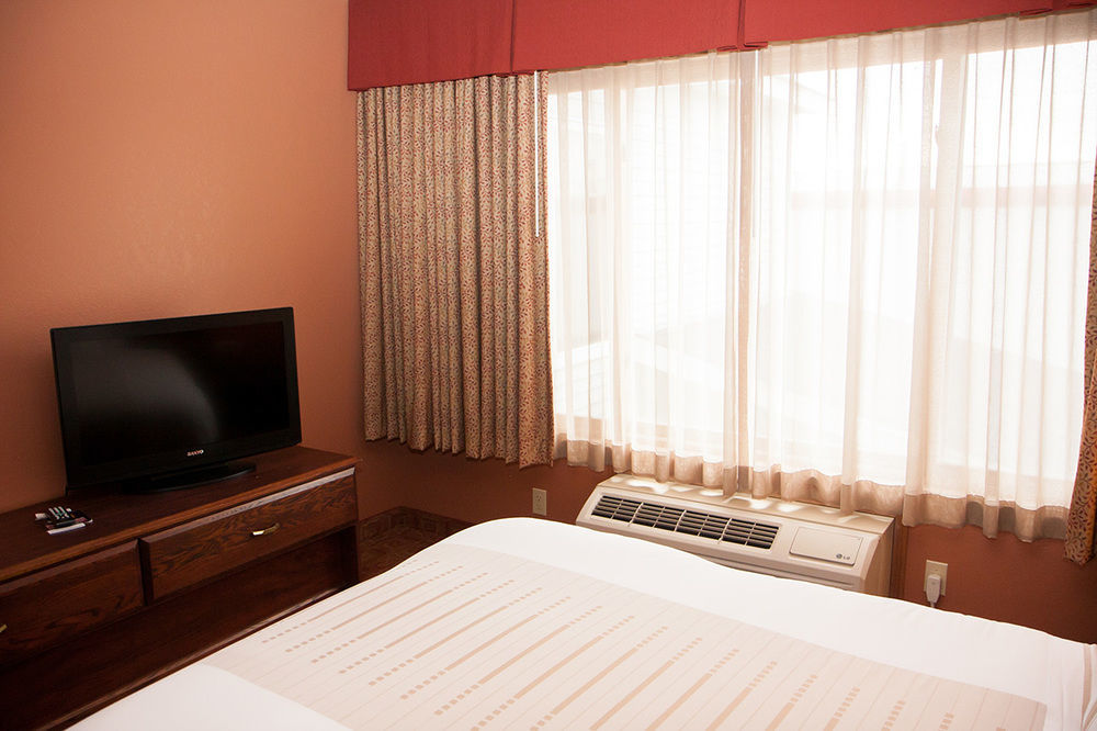Norland Inn & Suites Roseau מראה חיצוני תמונה
