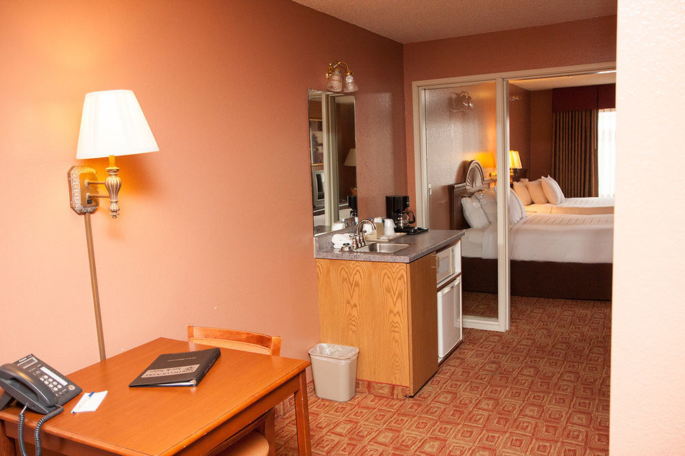 Norland Inn & Suites Roseau מראה חיצוני תמונה