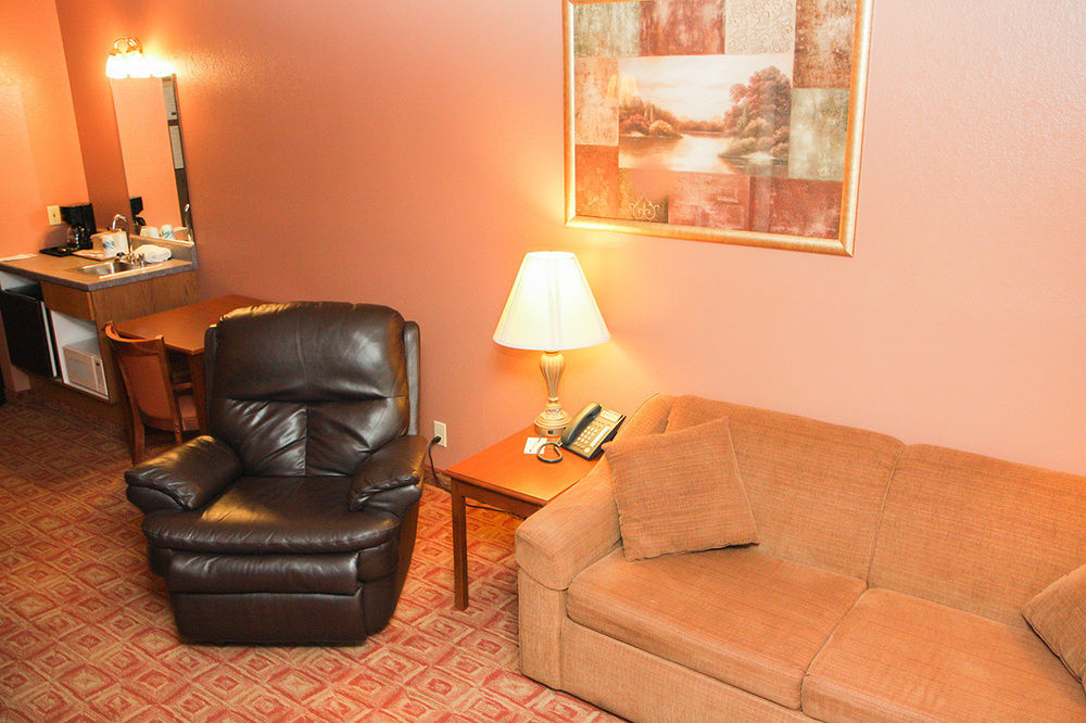 Norland Inn & Suites Roseau מראה חיצוני תמונה