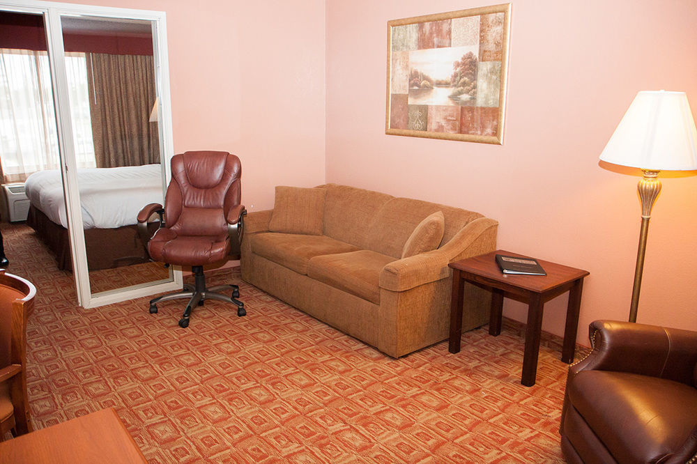 Norland Inn & Suites Roseau מראה חיצוני תמונה